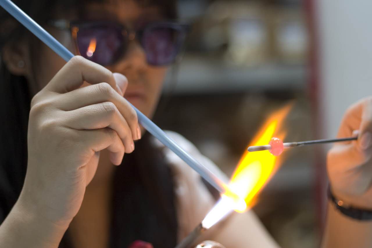 璀璨光影，匠心傳承——國家藝術(shù)基金項目“中國傳統(tǒng)手工藝玻璃燈工作品展”成功首演